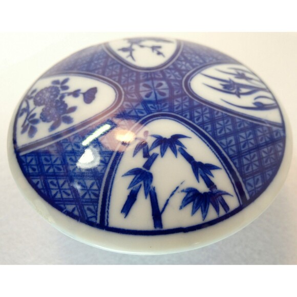 Vintage~Takahashi San Francisco (Japan)  Trinket Box Porcelain Blue White - Picture 3 of 7